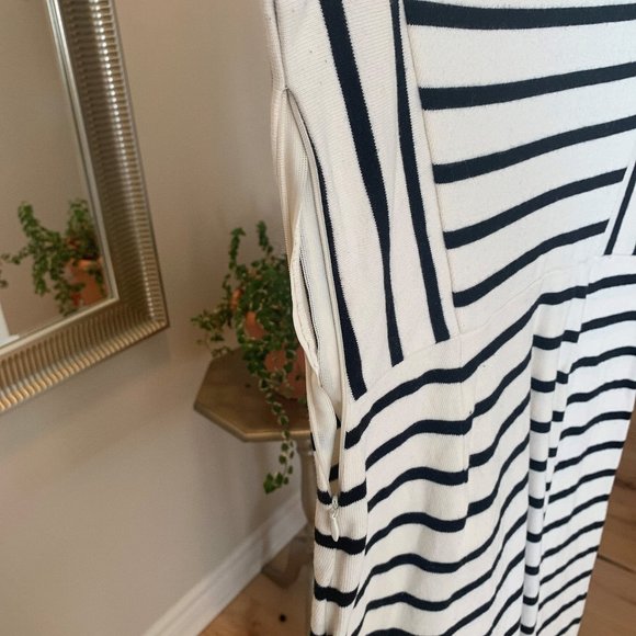 Dress - Picture 4 of 5